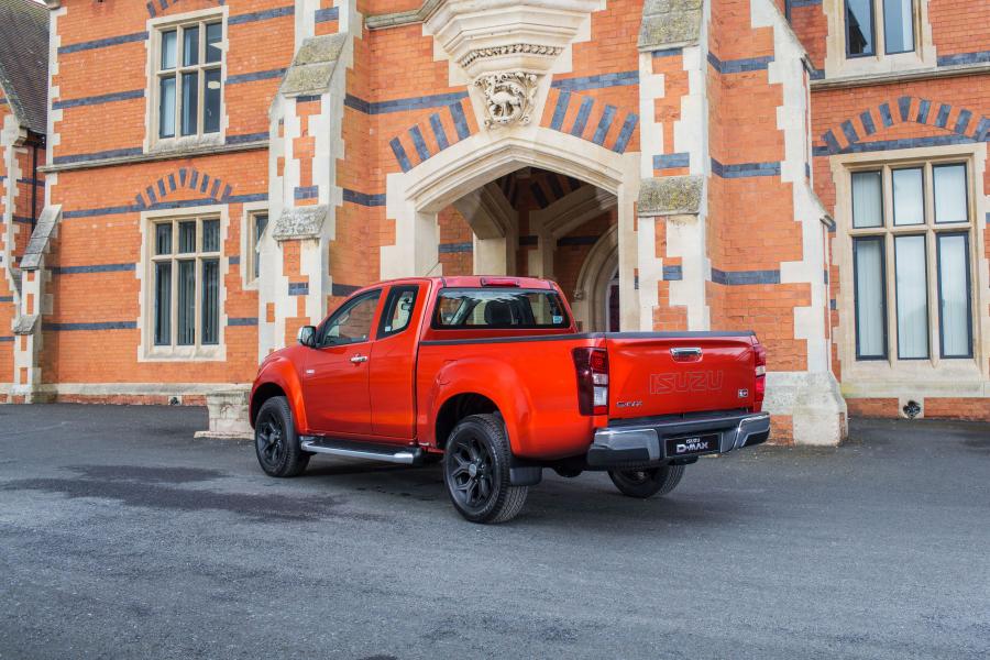  Isuzu D-Max Yukon Luxe Extended Cab 2018 года  (UK) (фото 3 из 5)